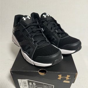 NEW Under Armour Zone 2 Athletic Black White 1285703-001 Men's Size 8.5